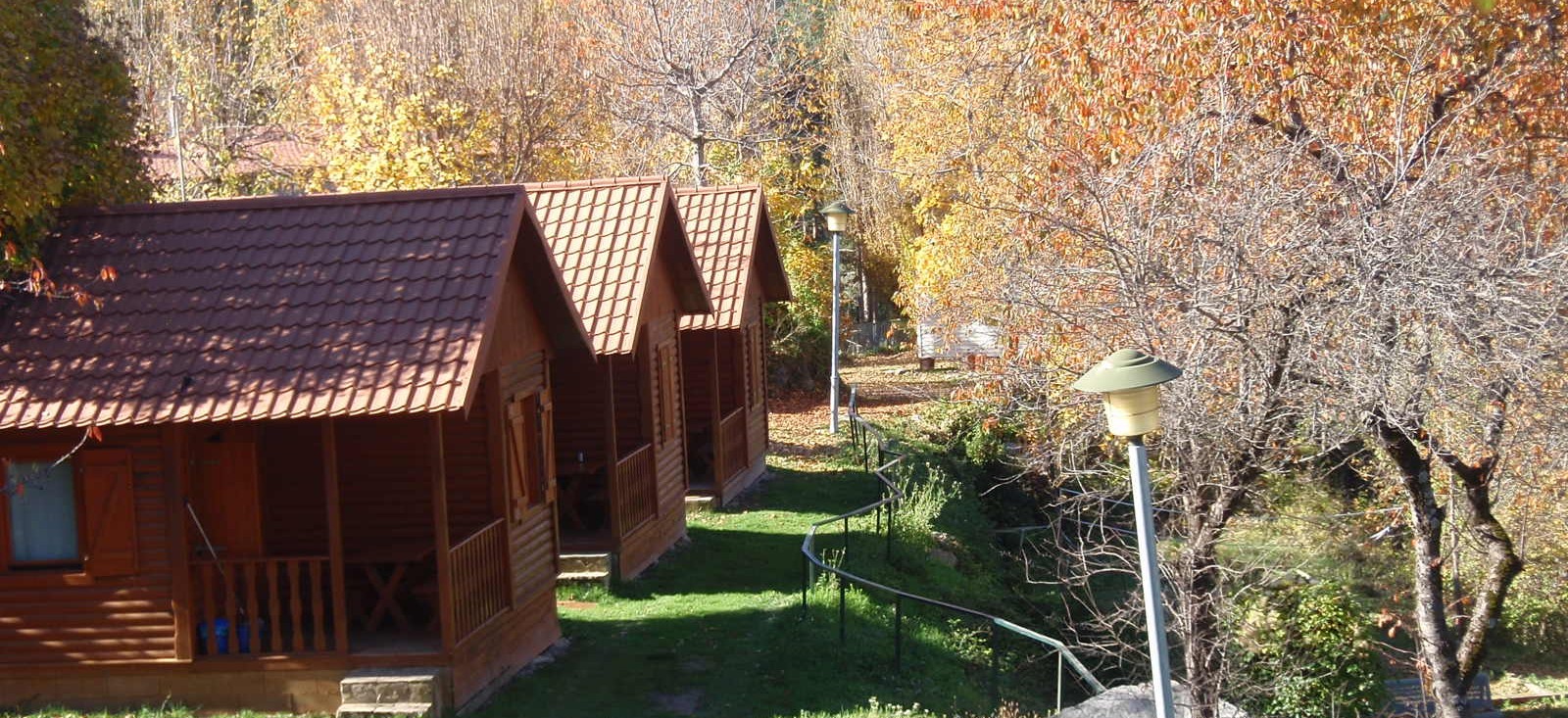 Benvinguts al Càmping Mirador al Pedraforca. Foto dels bungalous petits